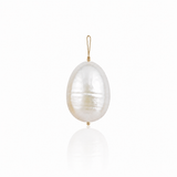 LUMINOUS PEARL – pearl charm – 22 k  gold vermeil