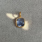 BLUE SAPPHIRE – charm – 18 K gold