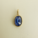 KYANITE – charm – 18 K gold